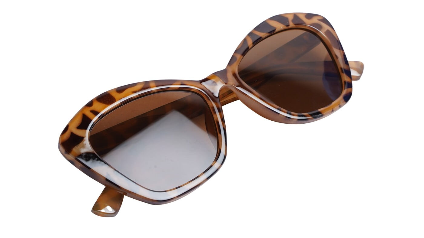 Soigné Female Oversized Cat Eye Sunglasses.Leopard Print Frame Soigné Female Oversized Cat Eye Sunglasses.Leopard Print Frame