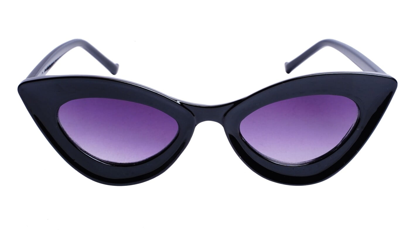Soigné Female Large Cateye Sunglass.Glossy Black Frame Soigné Female Large Cateye Sunglass.Glossy Black Frame