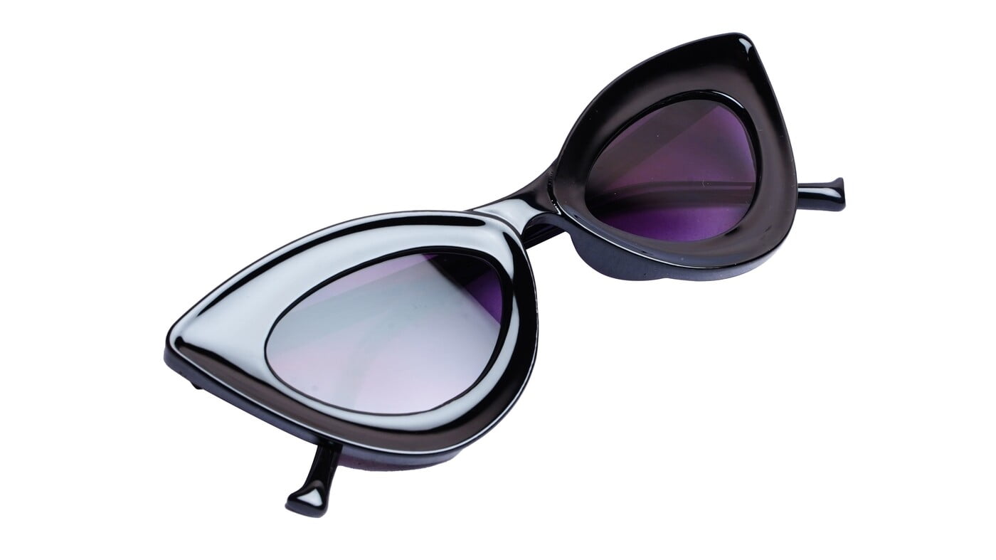 Soigné Female Large Cateye Sunglass.Glossy Black Frame Soigné Female Large Cateye Sunglass.Glossy Black Frame