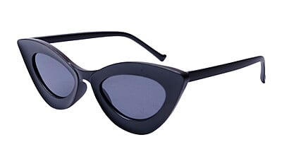 Soigné Female Large Cateye Sunglass.Matte Black Frame